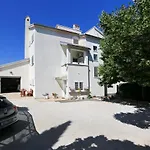 Gostinjska kuća & Petra