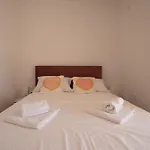 Gostinjska kuća & Petra 3*