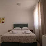 Gostinjska kuća & Petra 3*