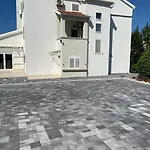 Gostinjska kuća & Petra