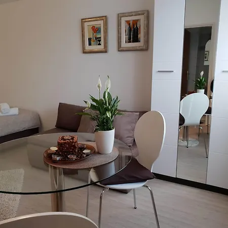 Гостьовий будинок & Petra 3*