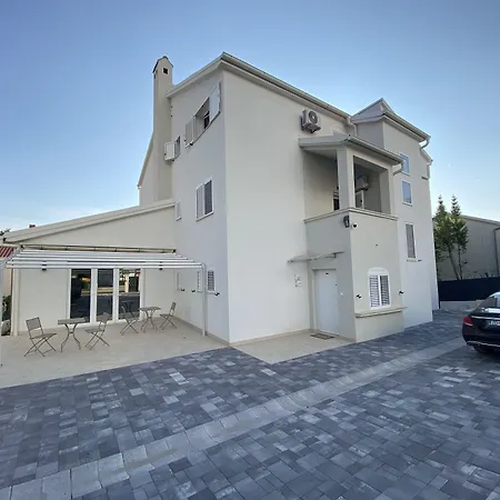 Guest house & Petra 3*