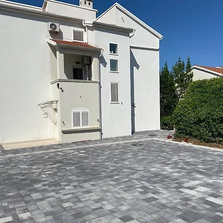 Гостьовий будинок & Petra 3*