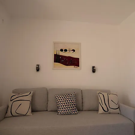 Πανσιόν & Petra Diklo