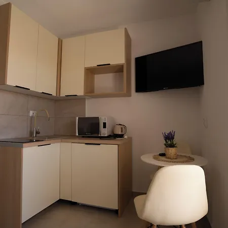 Πανσιόν & Petra 3*