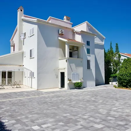 Guest house & Petra Zadar