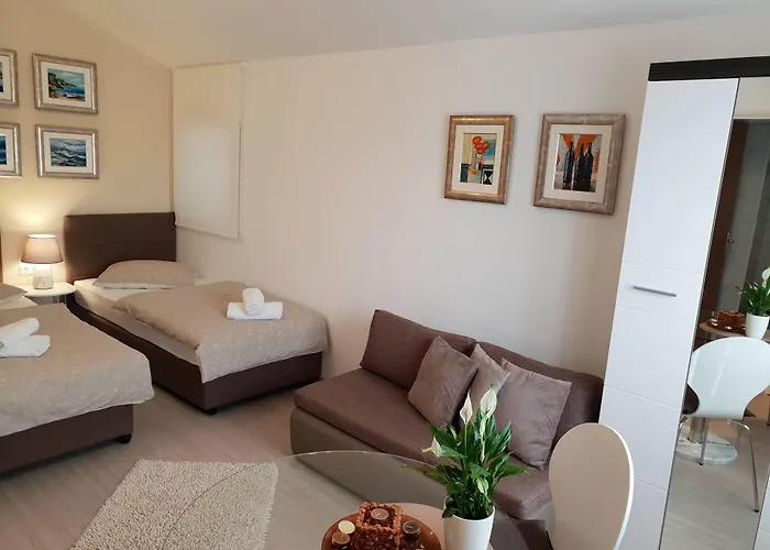 & Petra Guest house Diklo