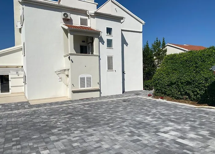 Guest house & Petra 3*