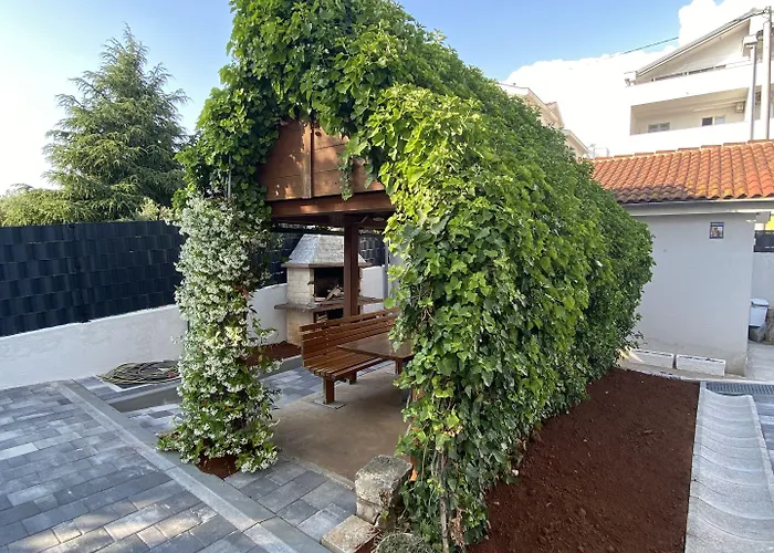 & Petra Guest house Diklo